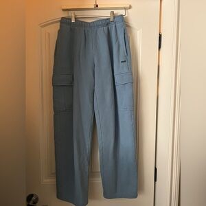 TNA Sweatfleece Cozy Fleece Mega Fit cargo joggers - size Small- blue